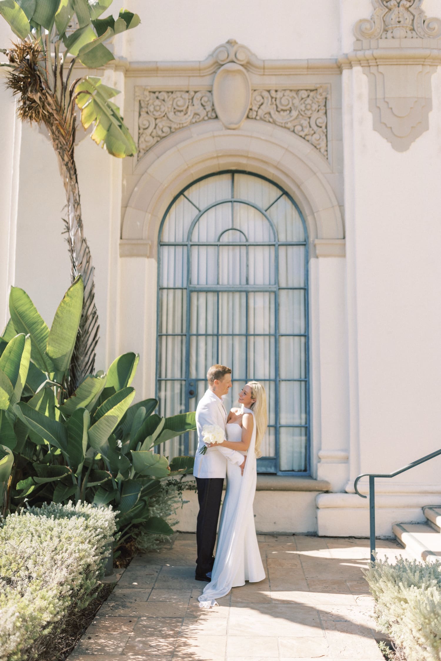 A Chic Beverly Hills Courthouse Wedding, Courthouse wedding at the Beverly Hills Courthouse, Beverly Hills Courthouse Wedding Photographer, Beverly Hills Courthouse Wedding, Intimate Wedding at the Beverly Hills Courthouse, Los Angeles Photographer, Los Angeles Wedding Photographer, Beverly Hills Civic Center Wedding, Beverly Hills Civic Center Elopement, Elopement at the Beverly Hills Courthouse, Beverly Hills Courthouse Elopement, Beverly Hills Courthouse Elopement Photographer