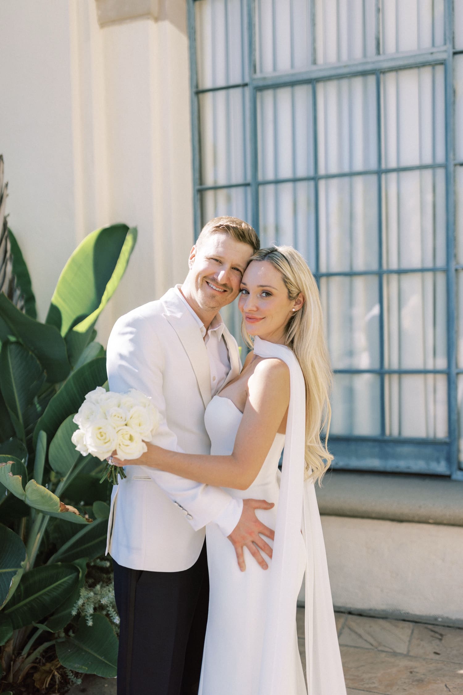 A Chic Beverly Hills Courthouse Wedding, Courthouse wedding at the Beverly Hills Courthouse, Beverly Hills Courthouse Wedding Photographer, Beverly Hills Courthouse Wedding, Intimate Wedding at the Beverly Hills Courthouse, Los Angeles Photographer, Los Angeles Wedding Photographer, Beverly Hills Civic Center Wedding, Beverly Hills Civic Center Elopement, Elopement at the Beverly Hills Courthouse, Beverly Hills Courthouse Elopement, Beverly Hills Courthouse Elopement Photographer